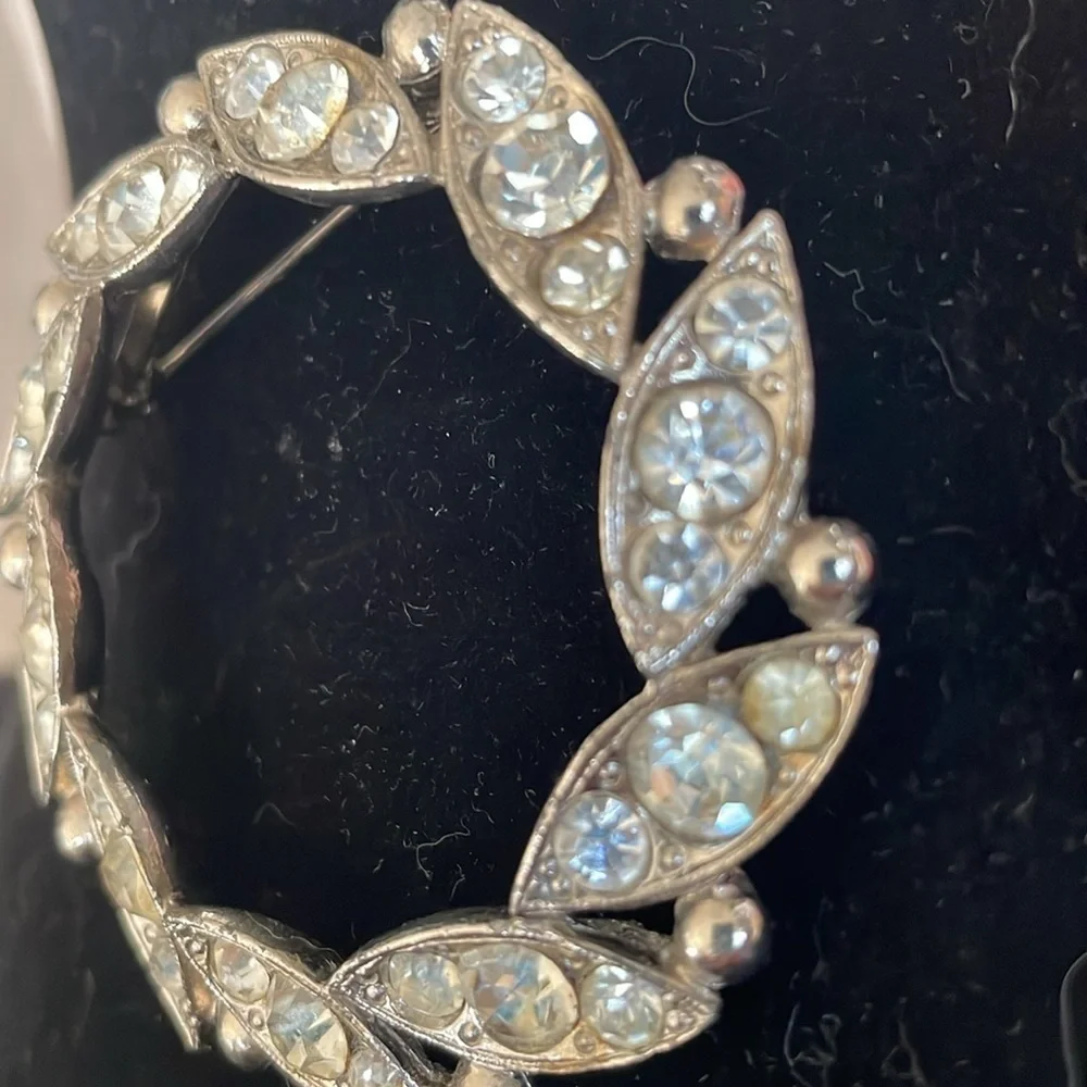 Vintage Elegant Silver Crystal Brooch